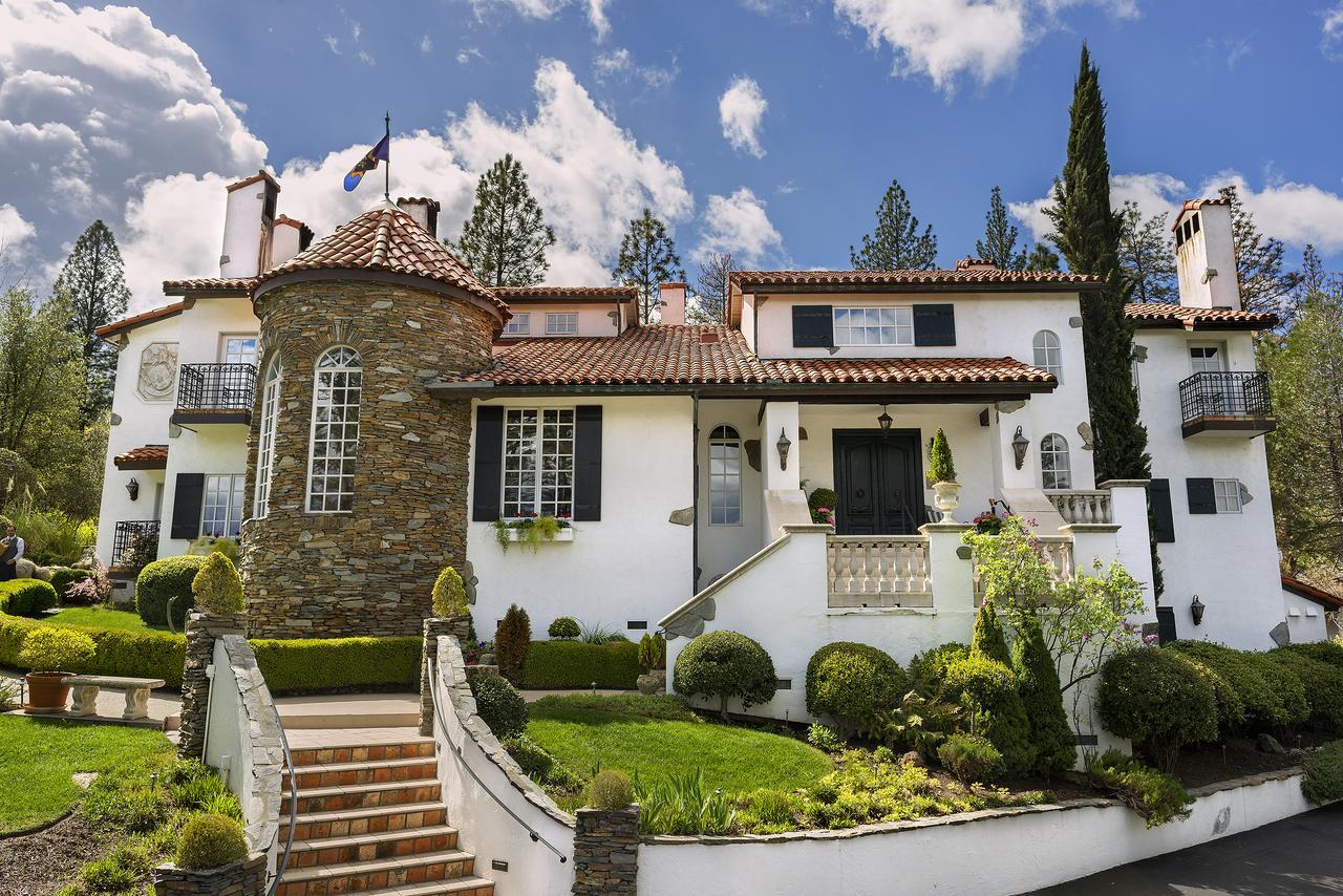 Chateau Du Sureau Oakhurst Exterior photo